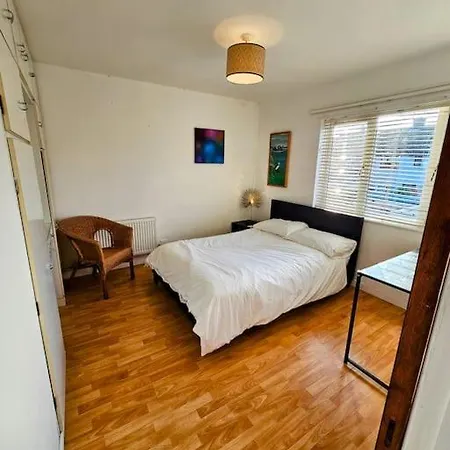 Full House For Up To Five People Family Friendly Free Parking Pets Welcome Lgbtq Friendly