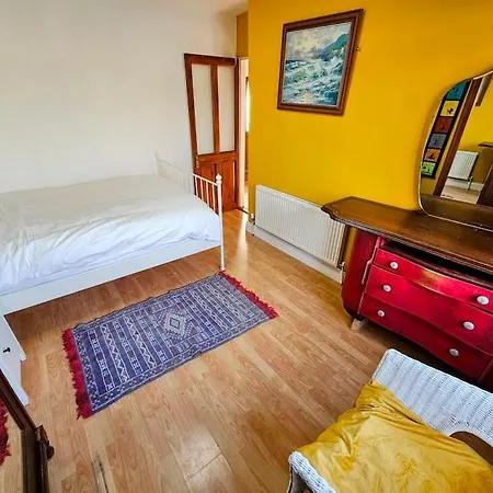 Full House For Up To Five People Family Friendly Free Parking Pets Welcome Lgbtq Friendly Holiday home